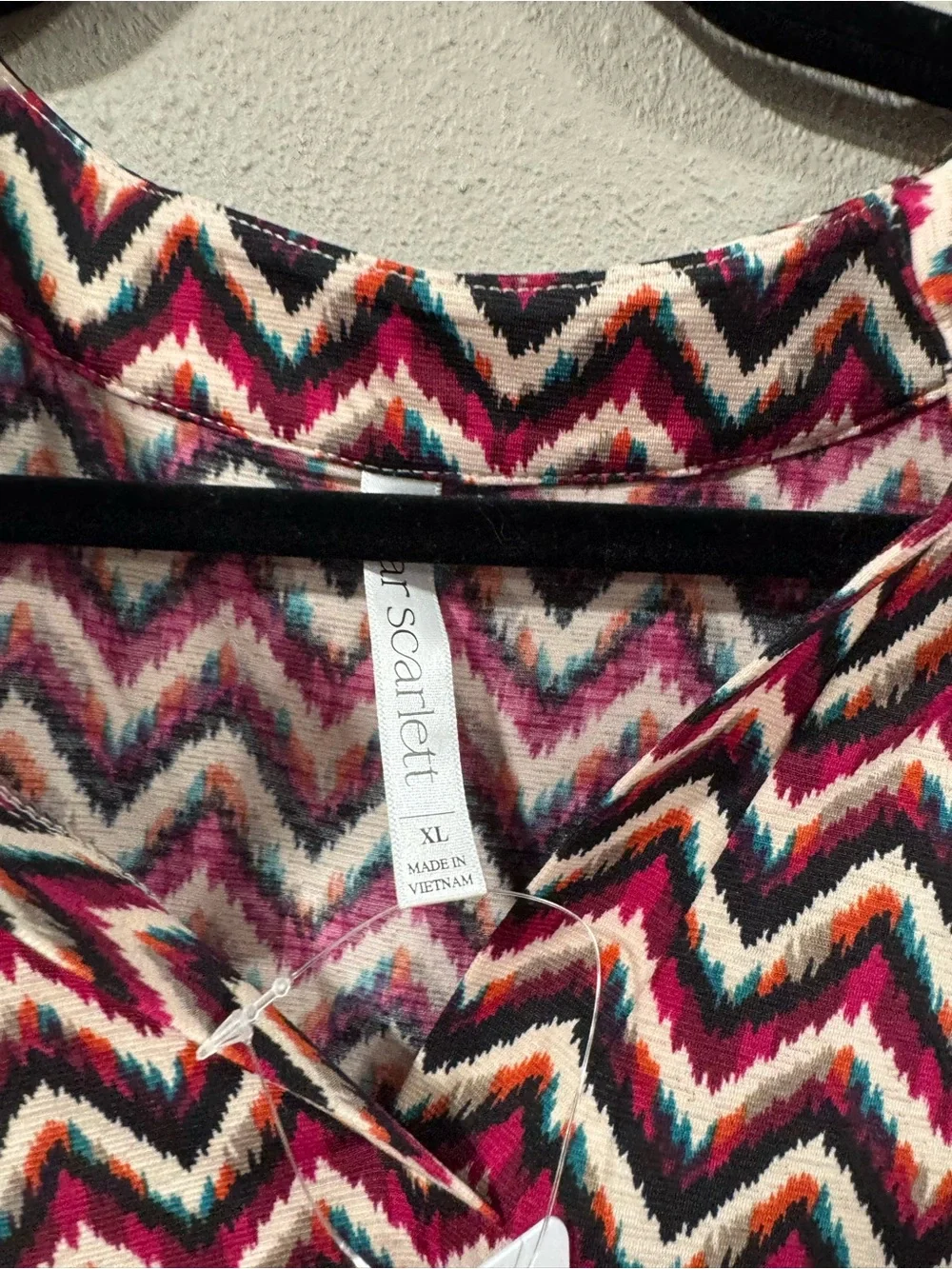 NWT Dear Scarlett Magenta and Black Chevron Blouse - Picture 4 of 6